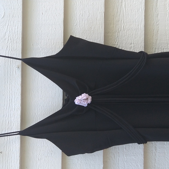 BETSY & ADAM BLACK CREPE  SPAGHETTI STRAP GOWN - Picture 2 of 9